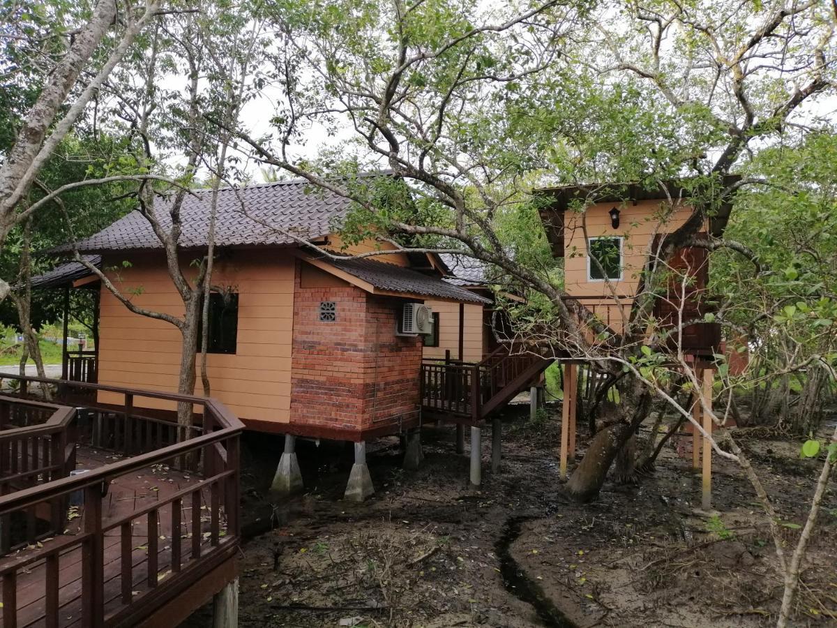 Api-api Eco * Pantai Kok